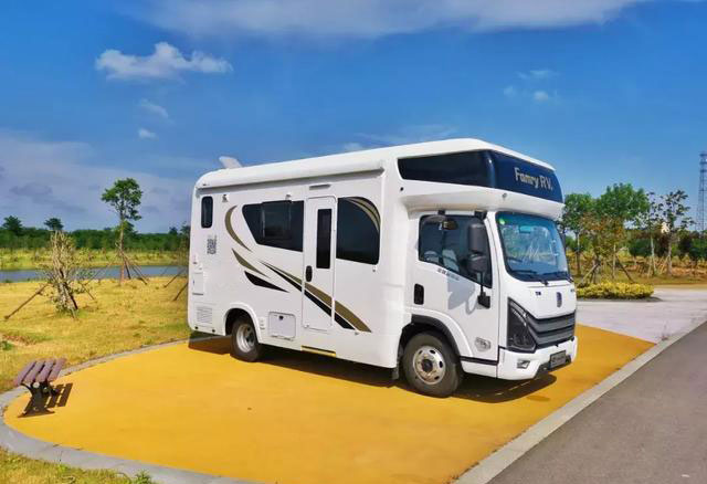 玻璃鋼房車有哪些優點？